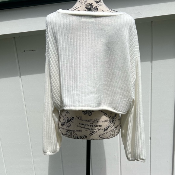 NWOT white striped knit cropped Crewneck long sleeve sweater with tie detail - Picture 3 of 14